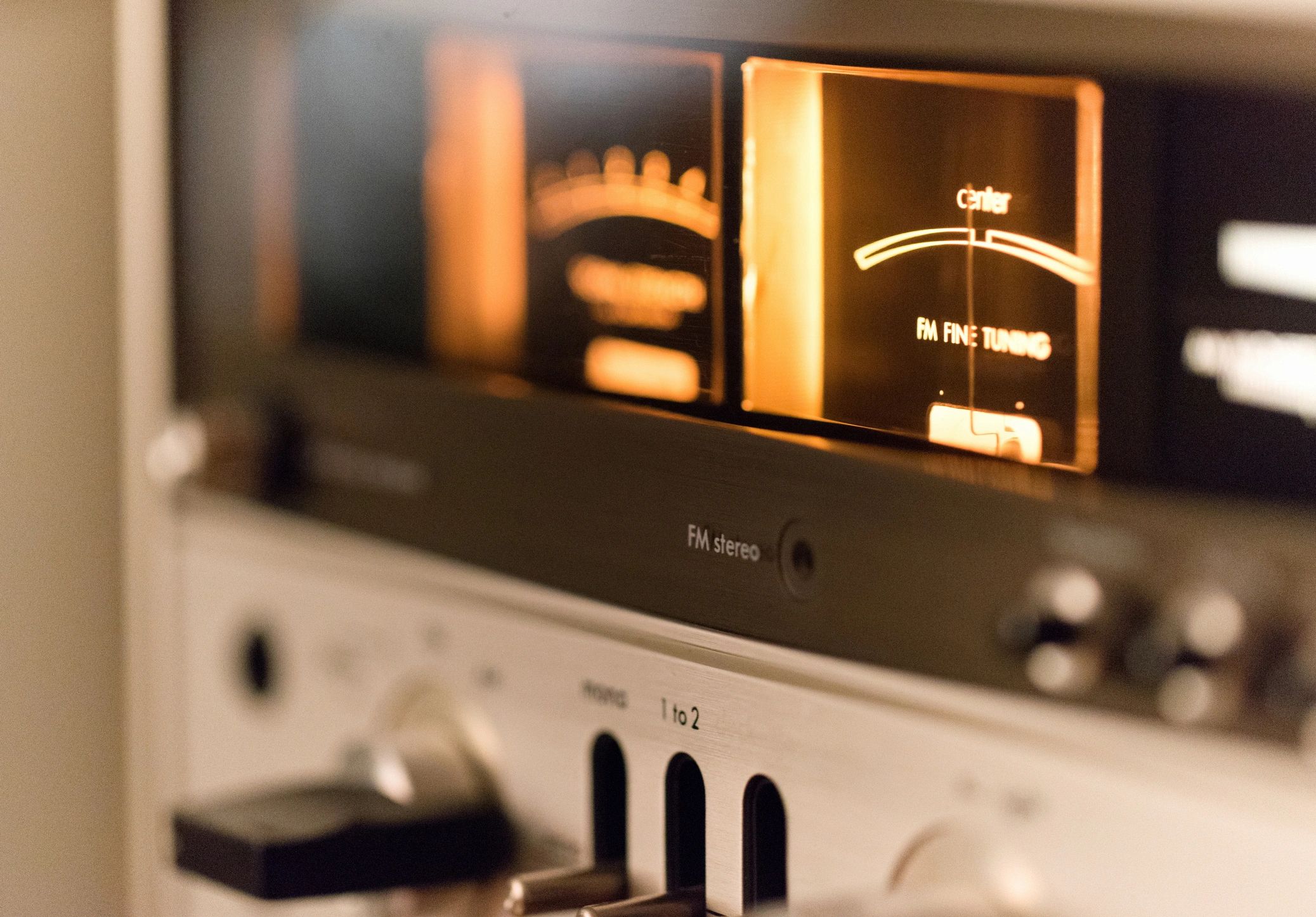 Vintage hi-fi receiver